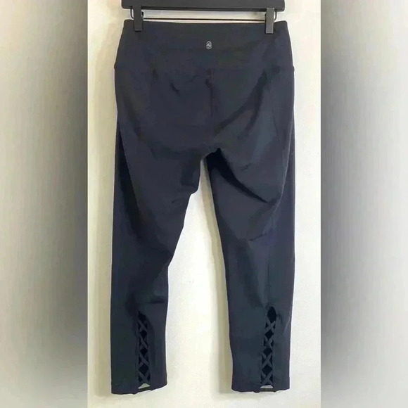 As Revival Cut Out Design Capri Leggings - Picture 1 of 3